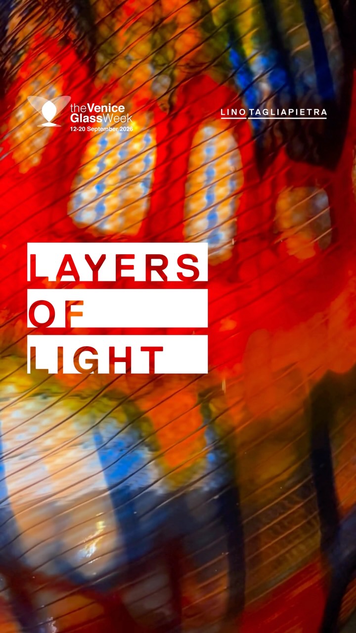 Between what appears and what remains hidden, there is a space for discovery.
Layers of Light is the new exhibition by the Lino Tagliapietra Foundation for @theveniceglassweek 2026.
→ Book your visit at the link in bio
• Preview opening: 1–11 September 2026
• Official opening: 12 September 2026
• The exhibition will remain open until 31 October 2026
Visits are by reservation only.
Fondamenta Serenella 15/B
Murano, Venice
•
Tra ciò che appare e ciò che rimane nascosto, si apre uno spazio da esplorare.
Layers of Light è la nuova mostra della Fondazione Lino Tagliapietra in occasione della @theveniceglassweek 2026.
→ Prenota la tua visita al link in bio
• Anteprima: 1–11 settembre 2026
• Inaugurazione ufficiale: 12 settembre 2026
• La mostra resterà aperta fino al 31 ottobre 2026
Layers of Light si potrà visitare esclusivamente su prenotazione.
Fondamenta Serenella 15/B
Murano, Venezia
#LinoTagliapietra #Glassblowing #glassartist #MuranoGlass #theveniceglassweek